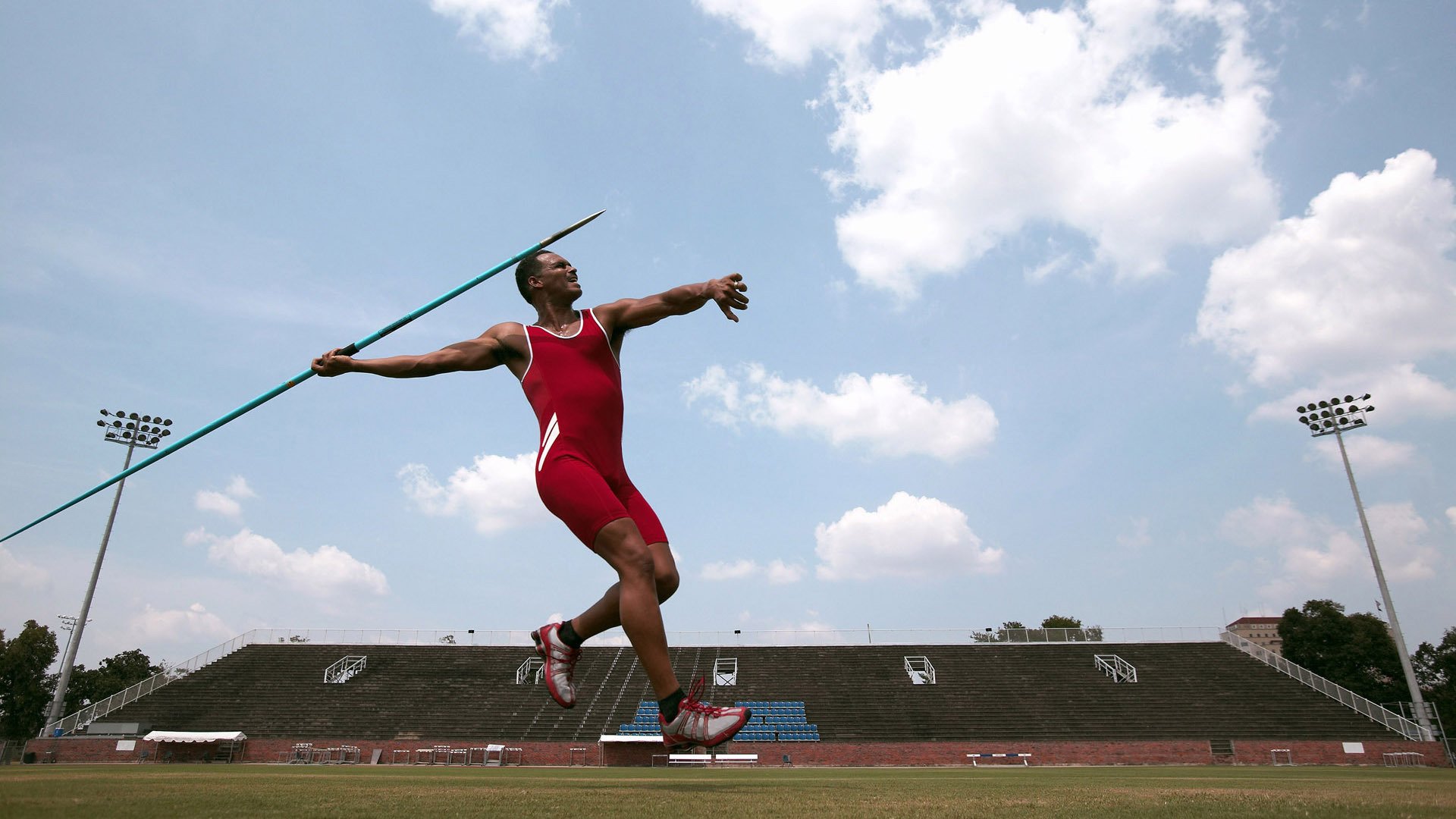 快船球员自制视频总结个人训练计划内容详实，快船球队球员